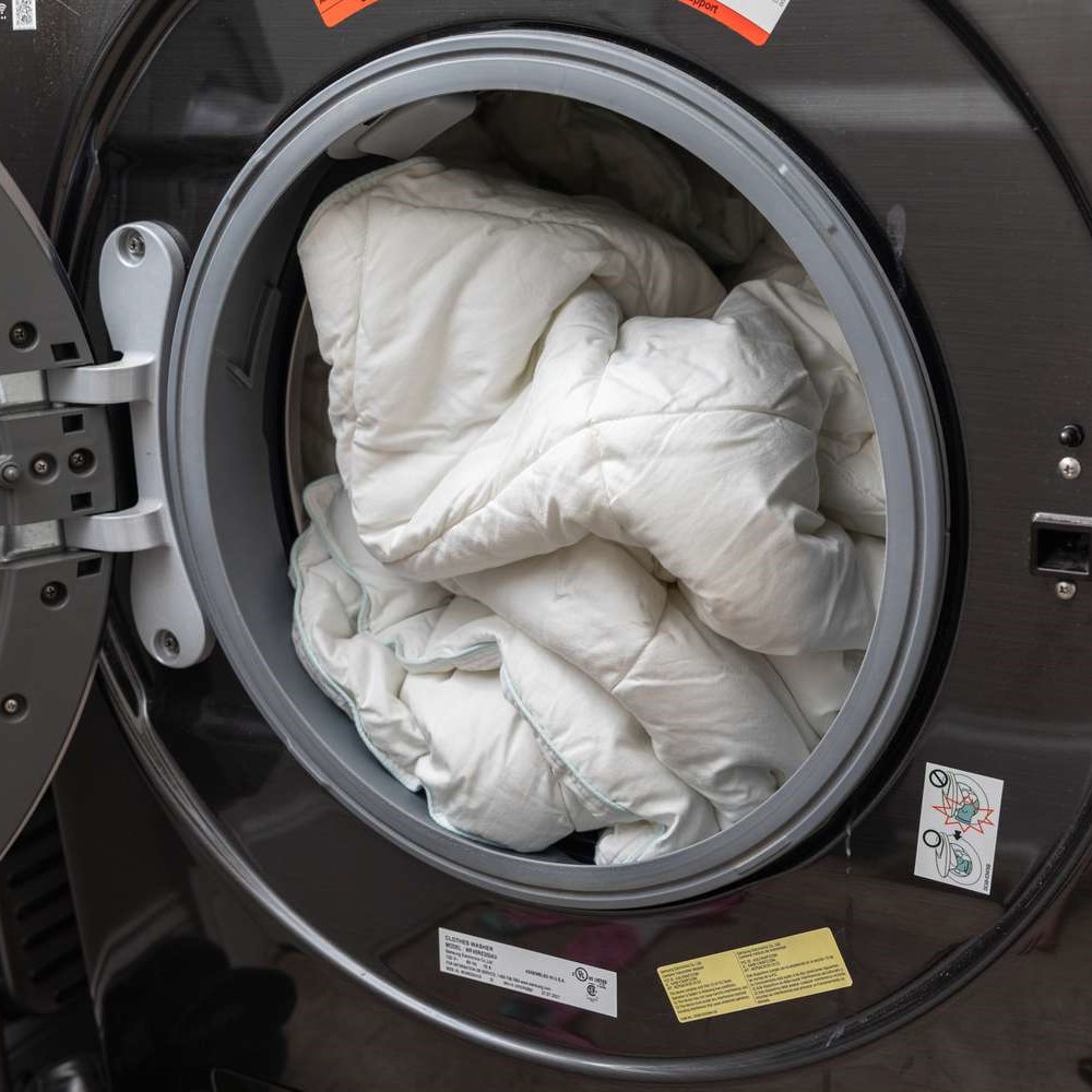 wash comforter in washing machine