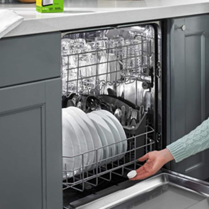 Kitchenware cleaning