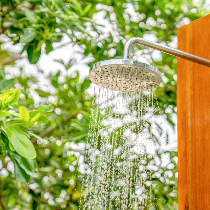 outdoor shower fixtures