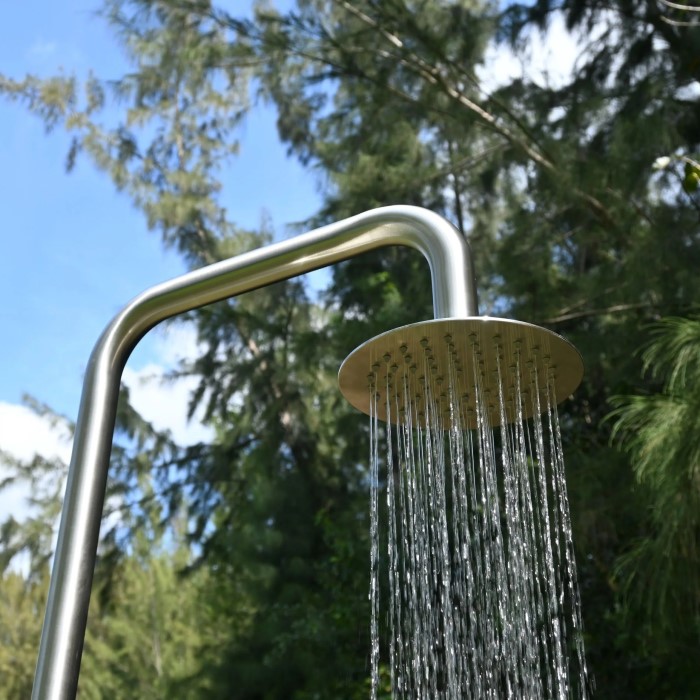 outdoor shower fixtures