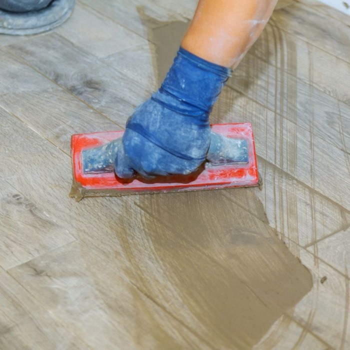 how long does it take for grout to dry